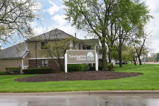 Building Photo - 274 Elmwood Ln