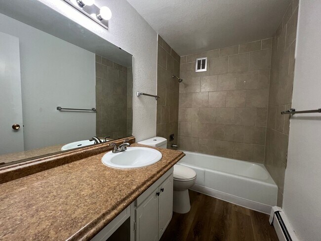 Building Photo - Mathews634 (KC-DT)