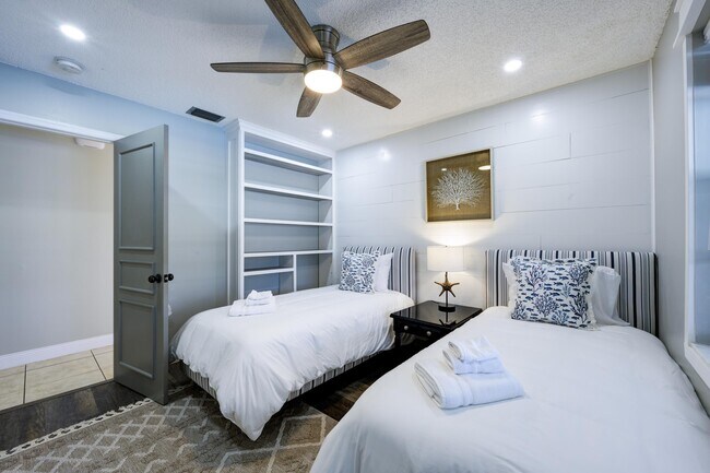 Building Photo - 11577 Anhinga Dr