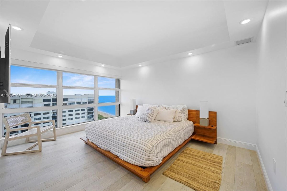 Building Photo - 5000 N Ocean Blvd