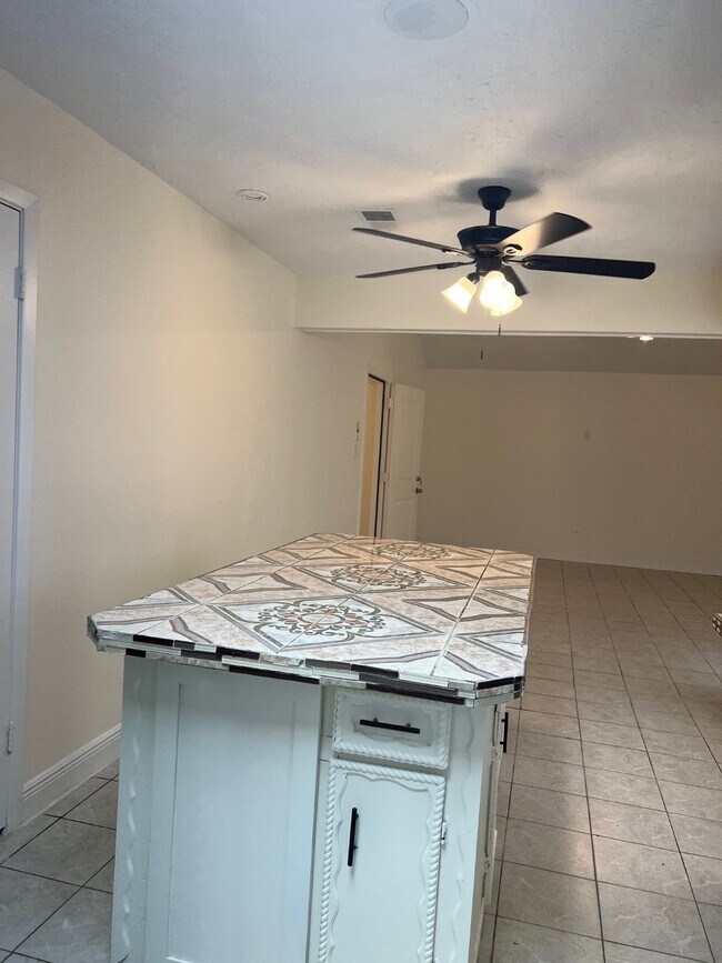 Building Photo - 10134 Kirkglen Dr