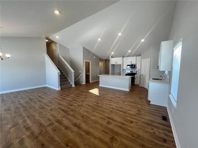 Building Photo - 17373 Dulles Ln