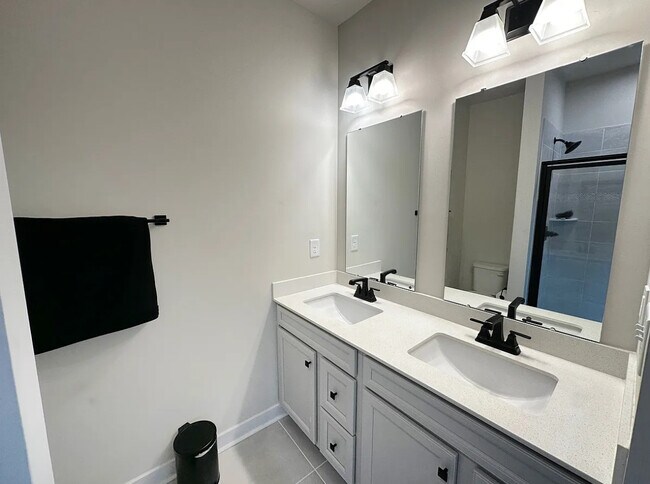 Building Photo - 5020 Springarn Ct