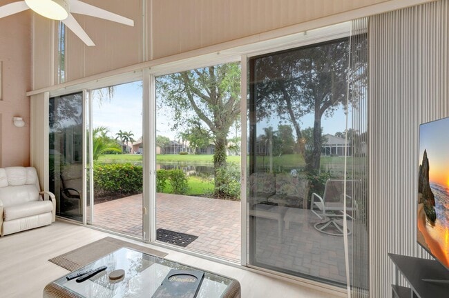 Building Photo - 7566 Pebble Shores Terrace