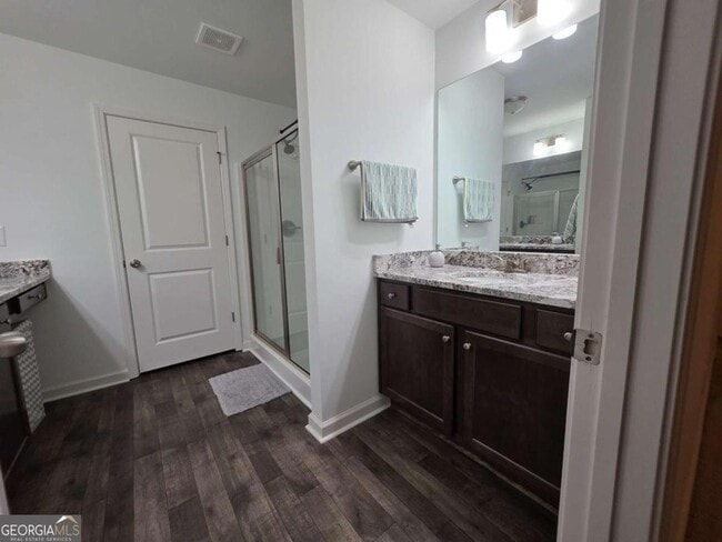 Building Photo - 5531 Garens Way