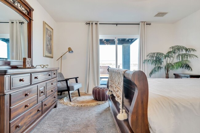 Building Photo - Boho Style 4 Bedroom 2 Bath Home, Fully Furnished