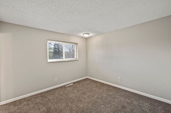 Building Photo - 1404 Imperial Rd