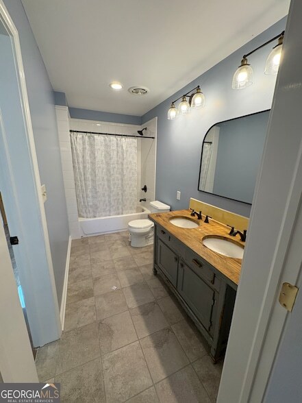 Building Photo - 1776 Old Country Pl