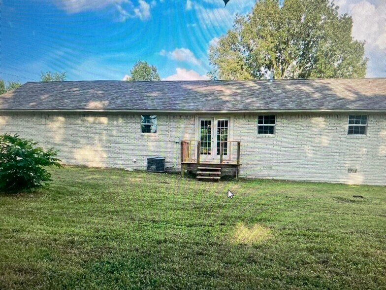 Building Photo - 65 Vandy Ave