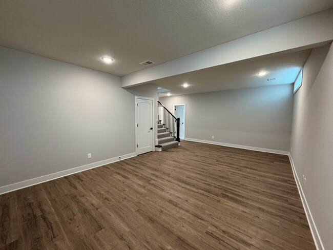 Building Photo - 1421 SW Winthrop Dr