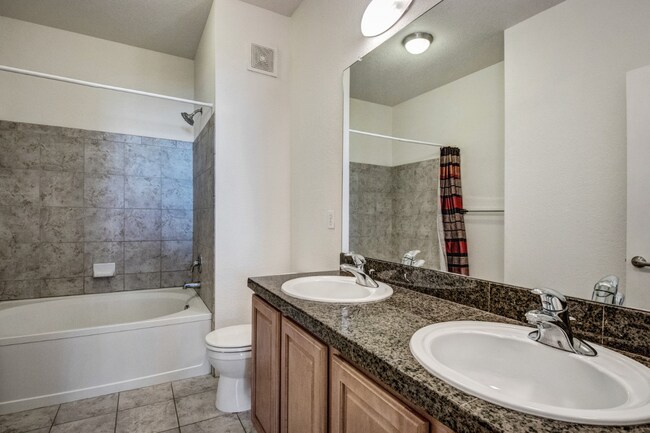 Building Photo - 2BD/2.5BA Condo with Parking Spot and Garage at Parkhill  AVAIL NOW!
