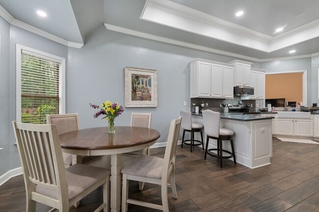 Building Photo - Wonderful Sherwood Home