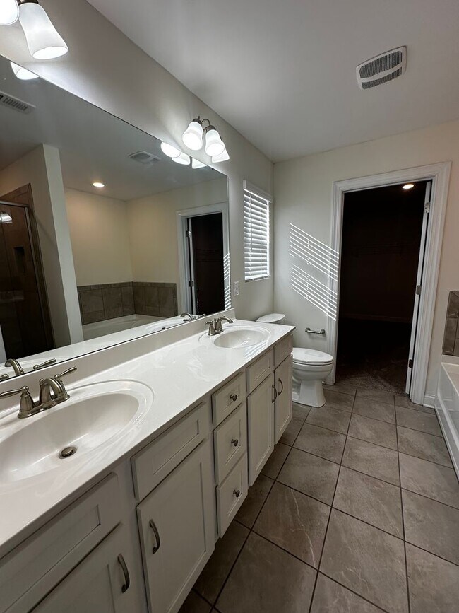 Building Photo - Exclusively Offered By Muse Realty Rentals, LLC