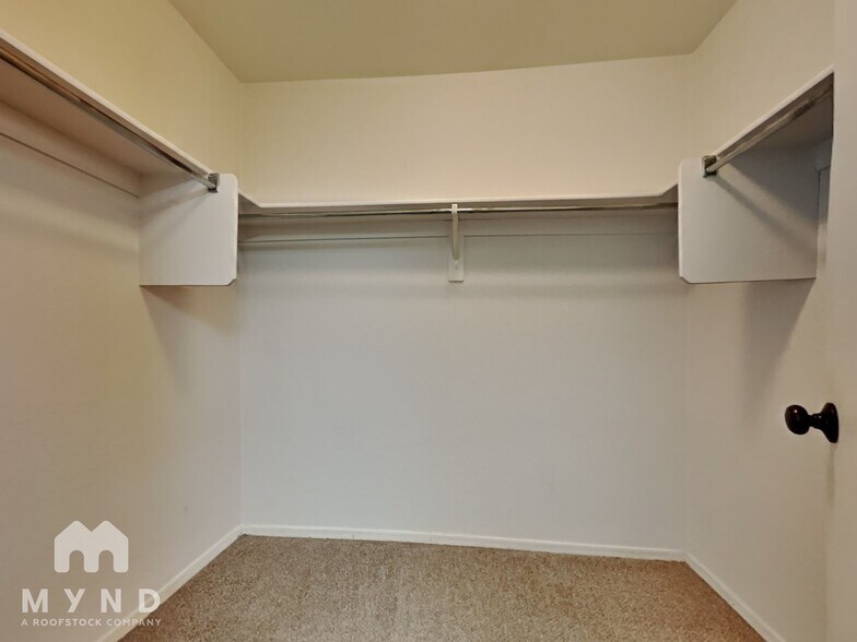 Building Photo - 5748 S Manta Ray Rd