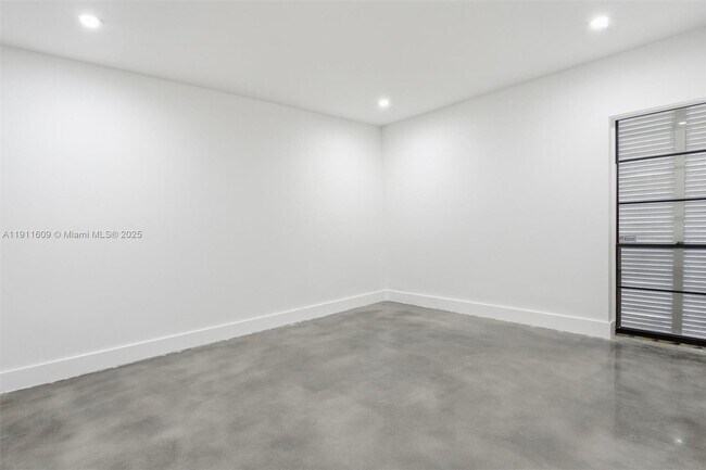 Building Photo - 16380 Briar Patch Pl