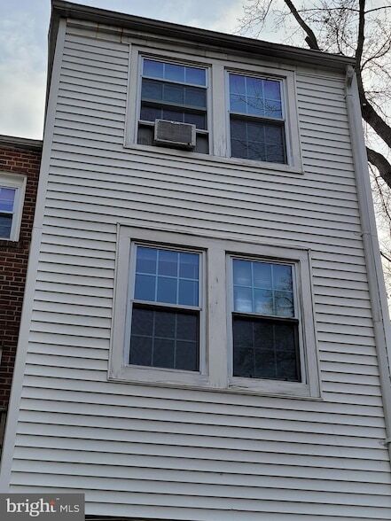 Building Photo - 1559 19th St N