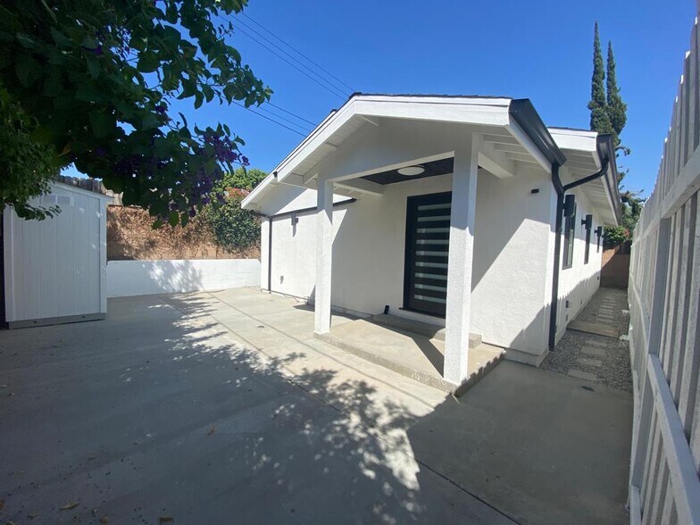 Building Photo - 18635 Community St