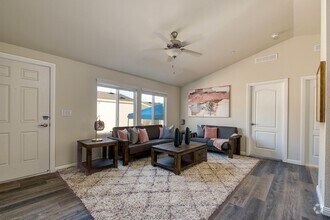 Building Photo - Remodeled 3 Bed/2 Bath National City