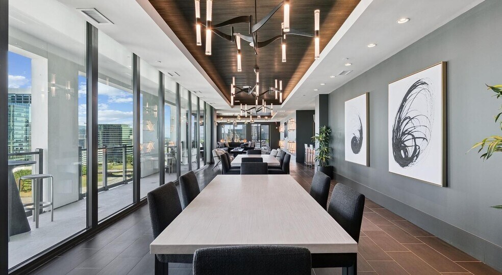 Building Photo - 1007 S Mint St