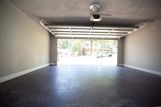 Building Photo - 8 Turtle Creek Ct