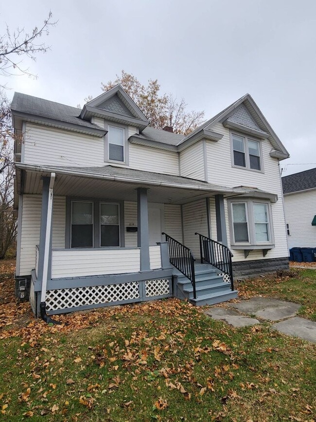 Building Photo - Charming 4-Bedroom Property in Prime Location (SECTION 8 VOUCHERS ACCEPTED)