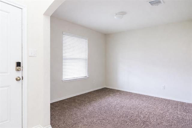 Building Photo - 914 Decker Dr