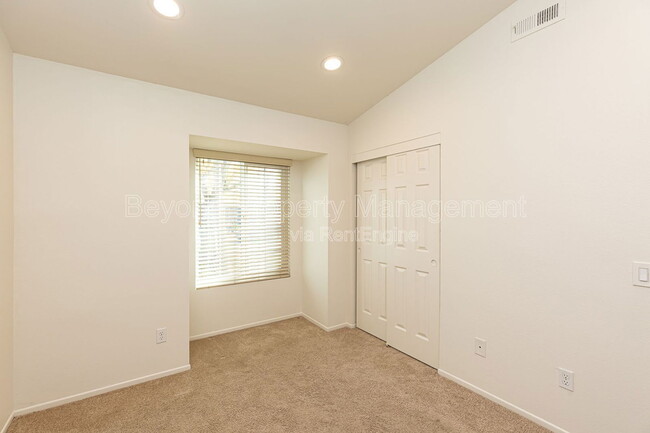 Building Photo - 608 Maybritt Cir