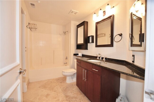 Building Photo - 270 E Flamingo Rd