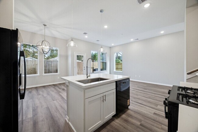 Building Photo - Brand New Construction in Clark Meadows!