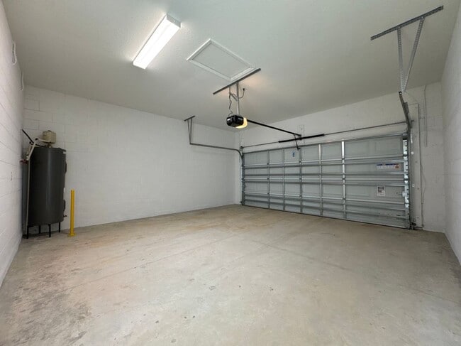 Building Photo - 16308 Hamlin Hills Rd