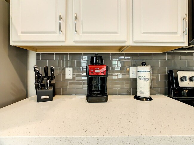 Building Photo - 1861 Sawyer Palm Pl