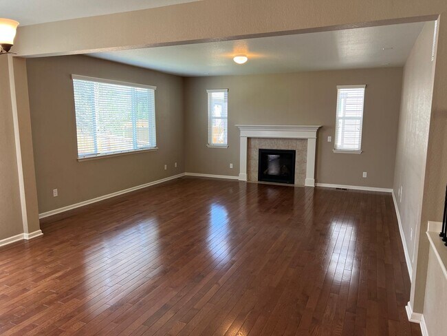 Building Photo - Spacious Corner-Lot Gem in South Denver Metro