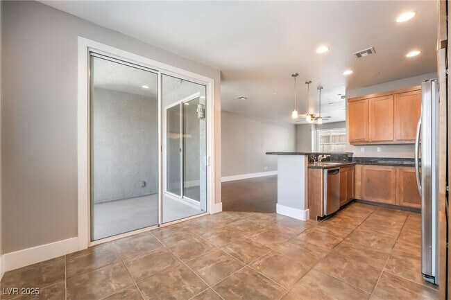 Primary Photo - 9050 W Tropicana Ave