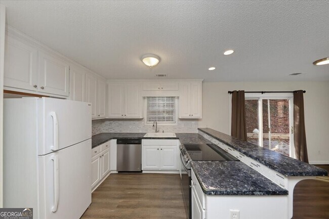 Building Photo - 2515 Lakeview Trail