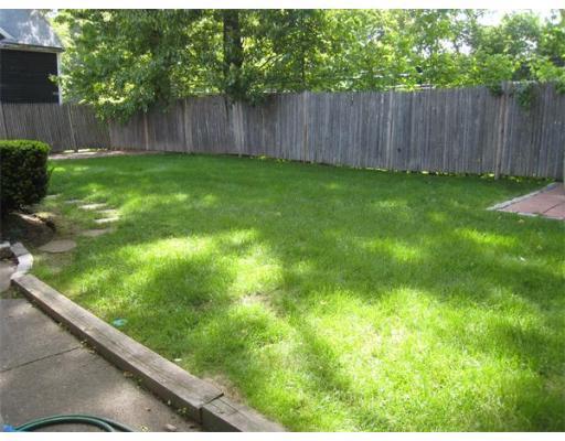 Building Photo - 87 Floral St