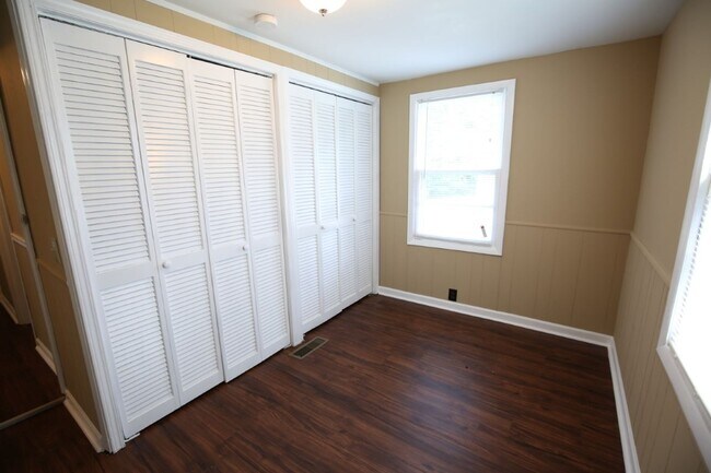 Building Photo - Charming 2-Bedroom Home with Modern Updates in Concord/Rock Creek Area"