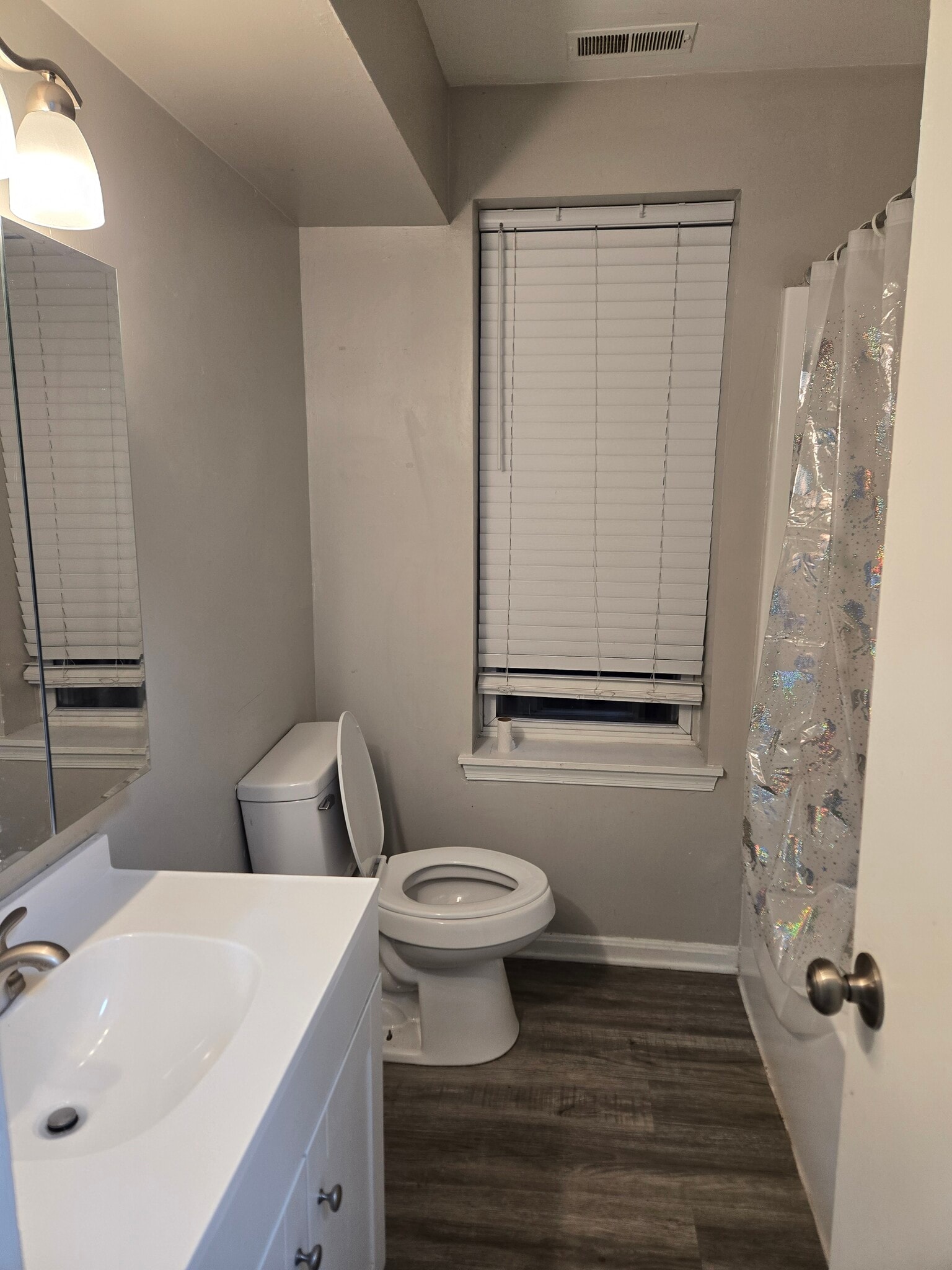 Building Photo - 2645 N Charles St