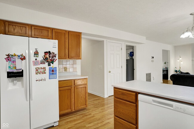 Building Photo - 5761 Cantigny Way S