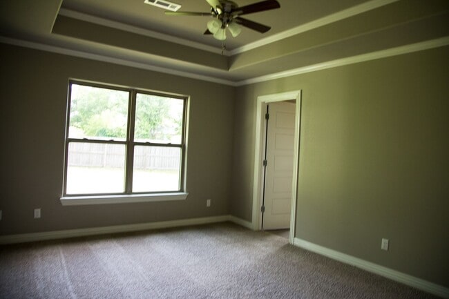 Building Photo - Beautiful Home in Bentonville