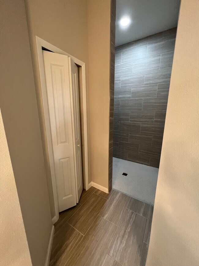 Building Photo - 1025 Jupiter Loop