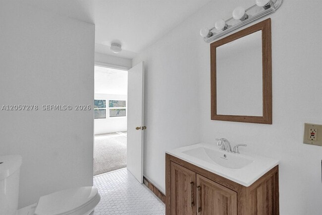 Building Photo - 310 N Ocean Breeze
