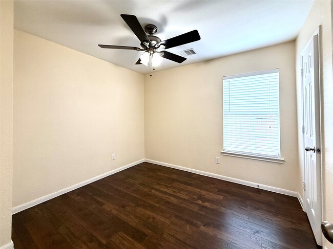 Building Photo - 15906 Arapaho Bend Ln