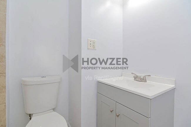 Building Photo - 14 Chester Ave