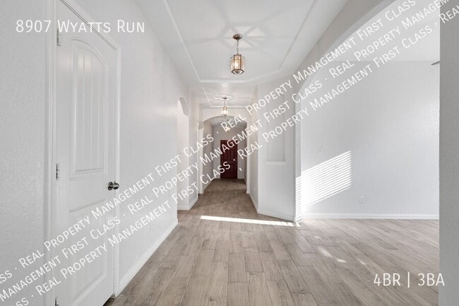Building Photo - 8907 Wyatts Run-