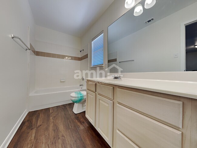 Building Photo - 9303 Scotty Oaks