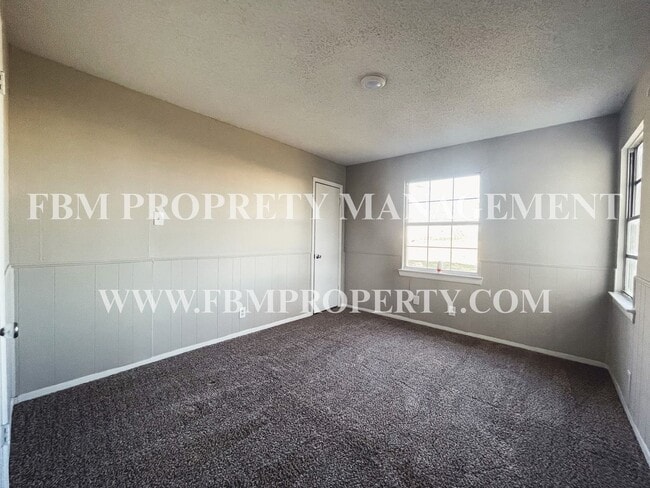 Building Photo - 136 Highland Dr