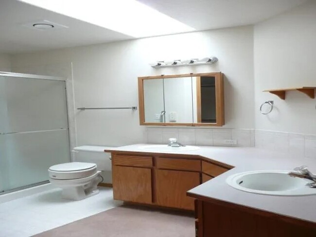 Building Photo - 3 Bed 3 Bath Home in Desirable Latah Creek...