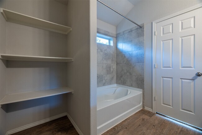 Building Photo - 15054 Paddock Point Ln