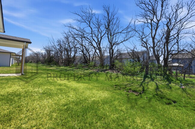 Building Photo - 601 Elmwood St