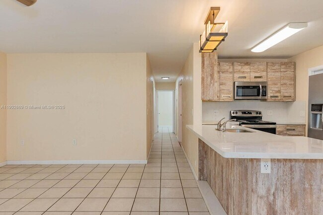 Building Photo - 1010 N 69th Way